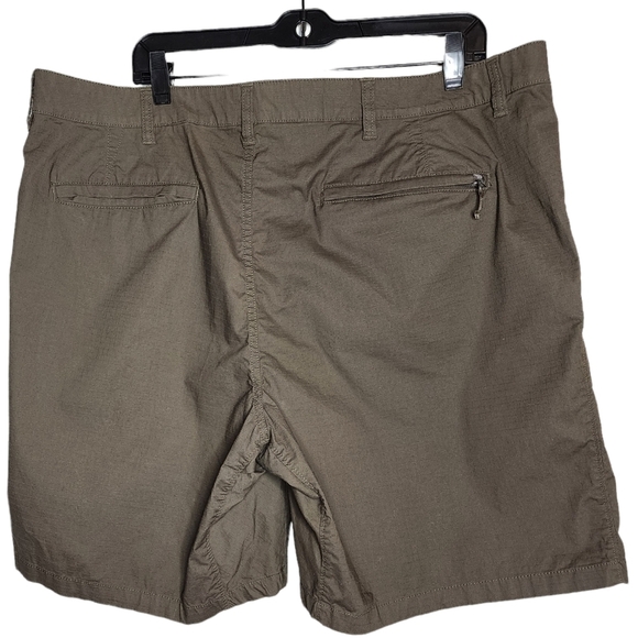 Mountain Hardwear shorts - Picture 2 of 11